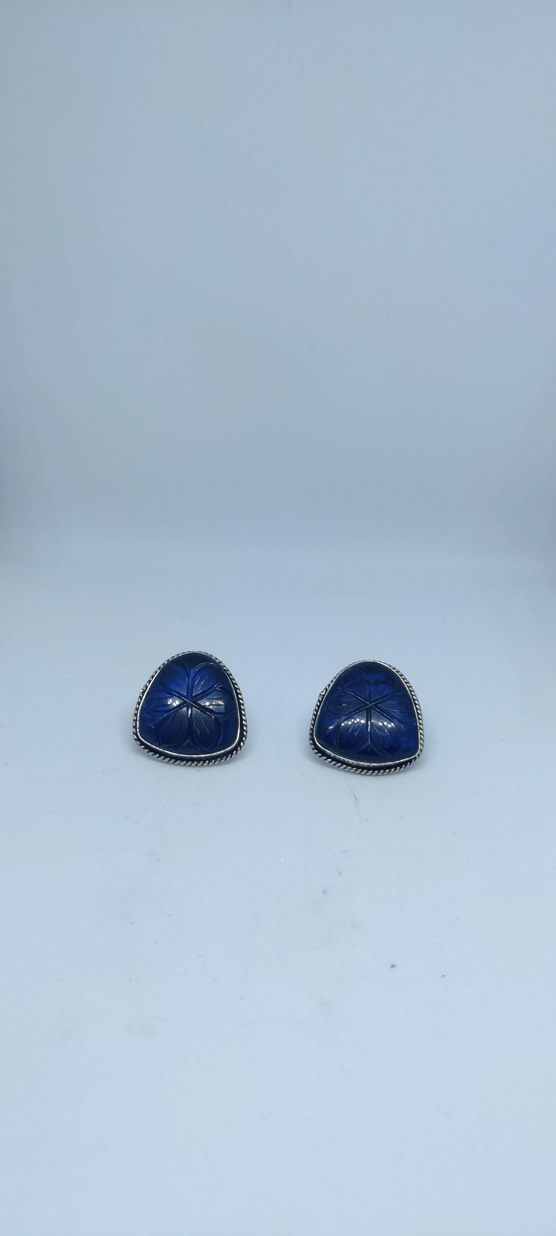 Cutstone Flower Stud