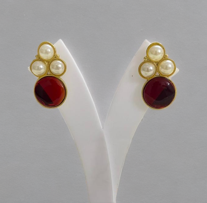 Beautiful Gold toned with pearl earrings