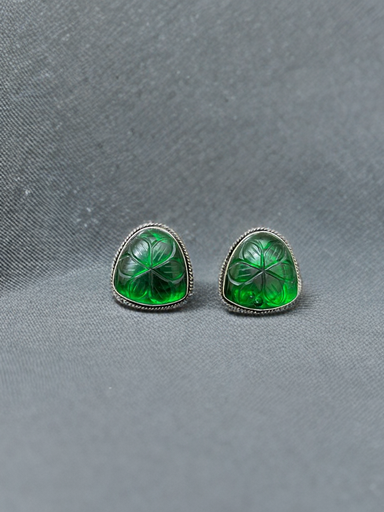 Cutstone Flower Stud